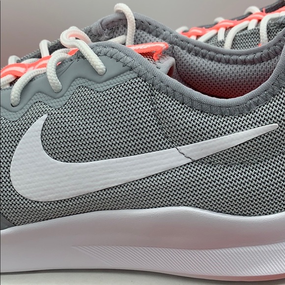 • NIKE VTR wolf grey/white-lava glow WMNS - Picture 10 of 16
